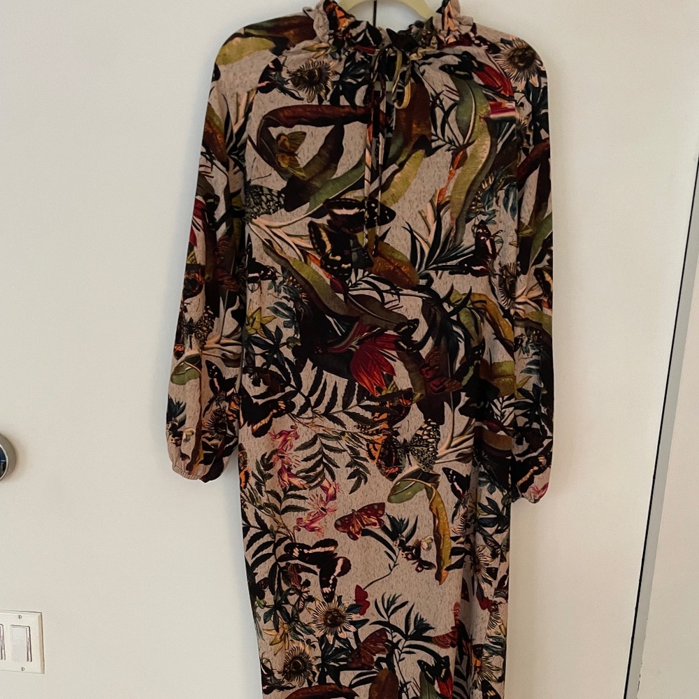 H&M A line dress with tie collar